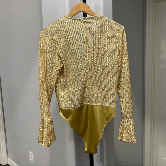 Boohoo Long Sleeve Sequin Bell Sleeve Bodysuit Gold Holiday New Years Size 10 - Picture 5 of 6